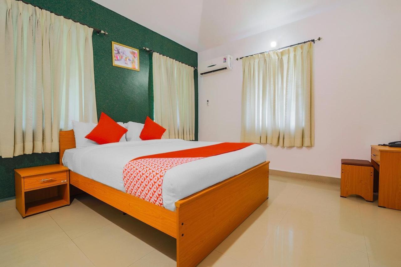 Super Hotel O The Goan Courtyard Colva Esterno foto