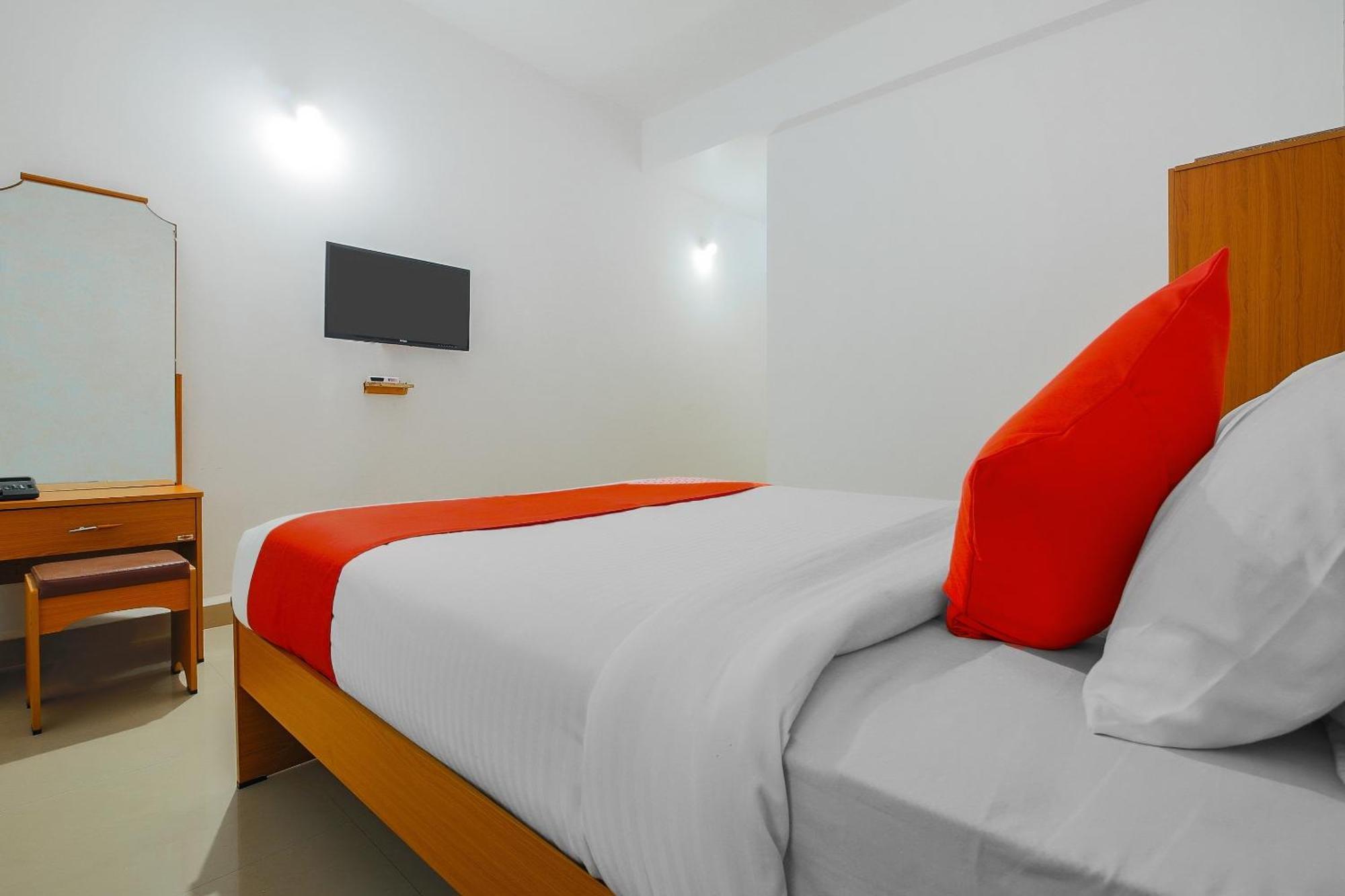Super Hotel O The Goan Courtyard Colva Esterno foto