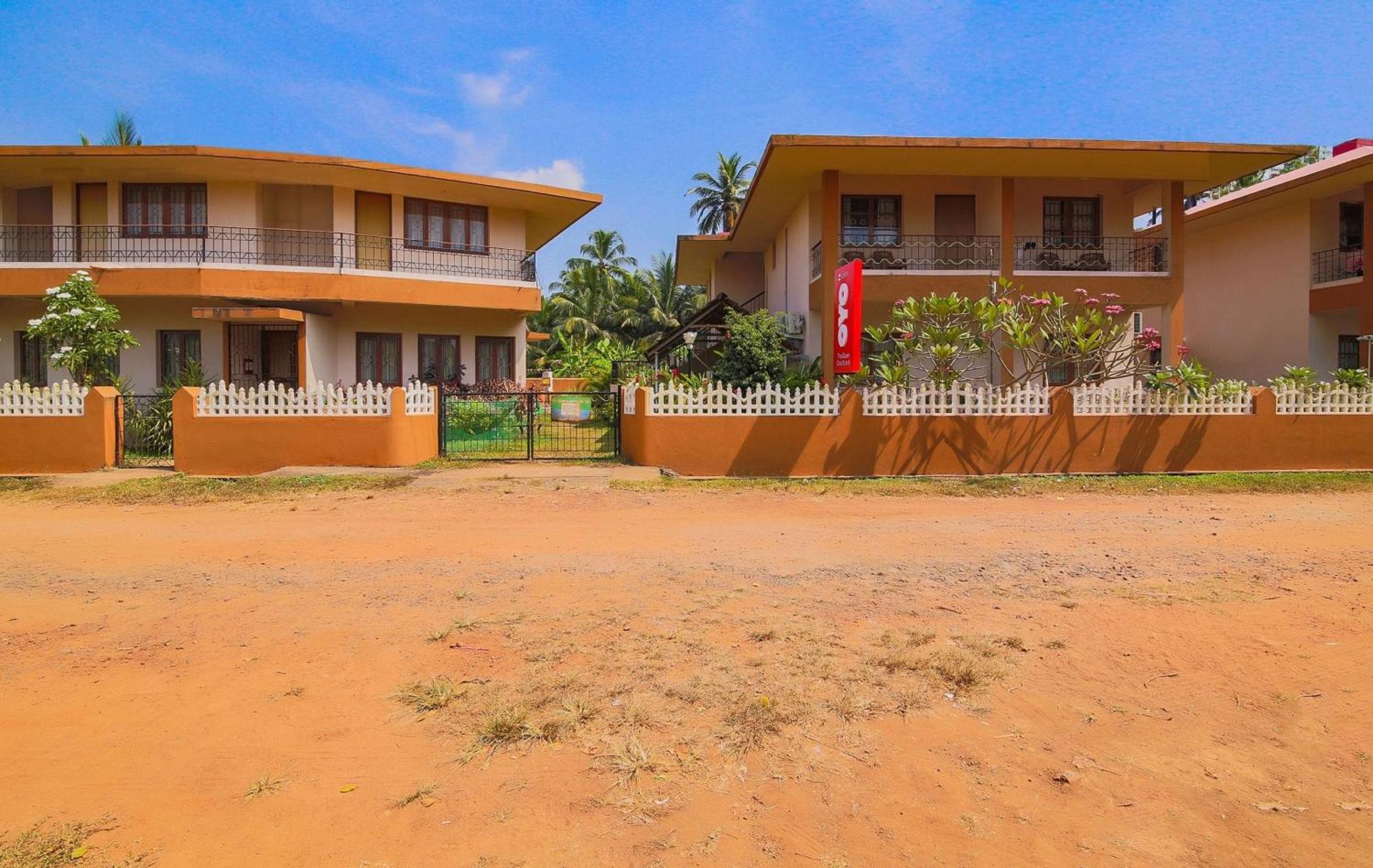 Super Hotel O The Goan Courtyard Colva Esterno foto