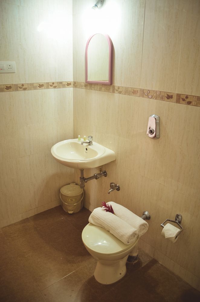 Super Hotel O The Goan Courtyard Colva Esterno foto