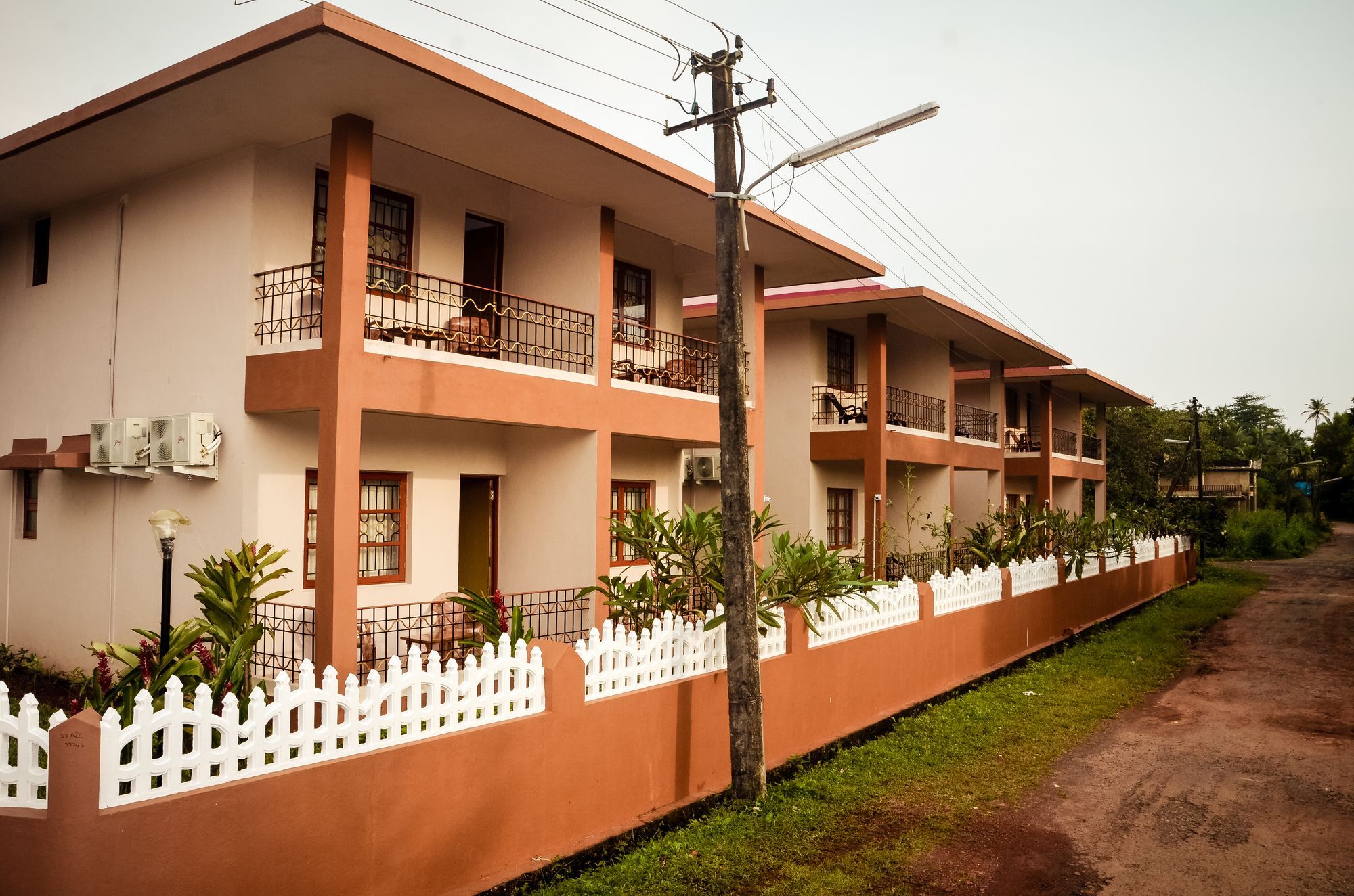 Super Hotel O The Goan Courtyard Colva Esterno foto