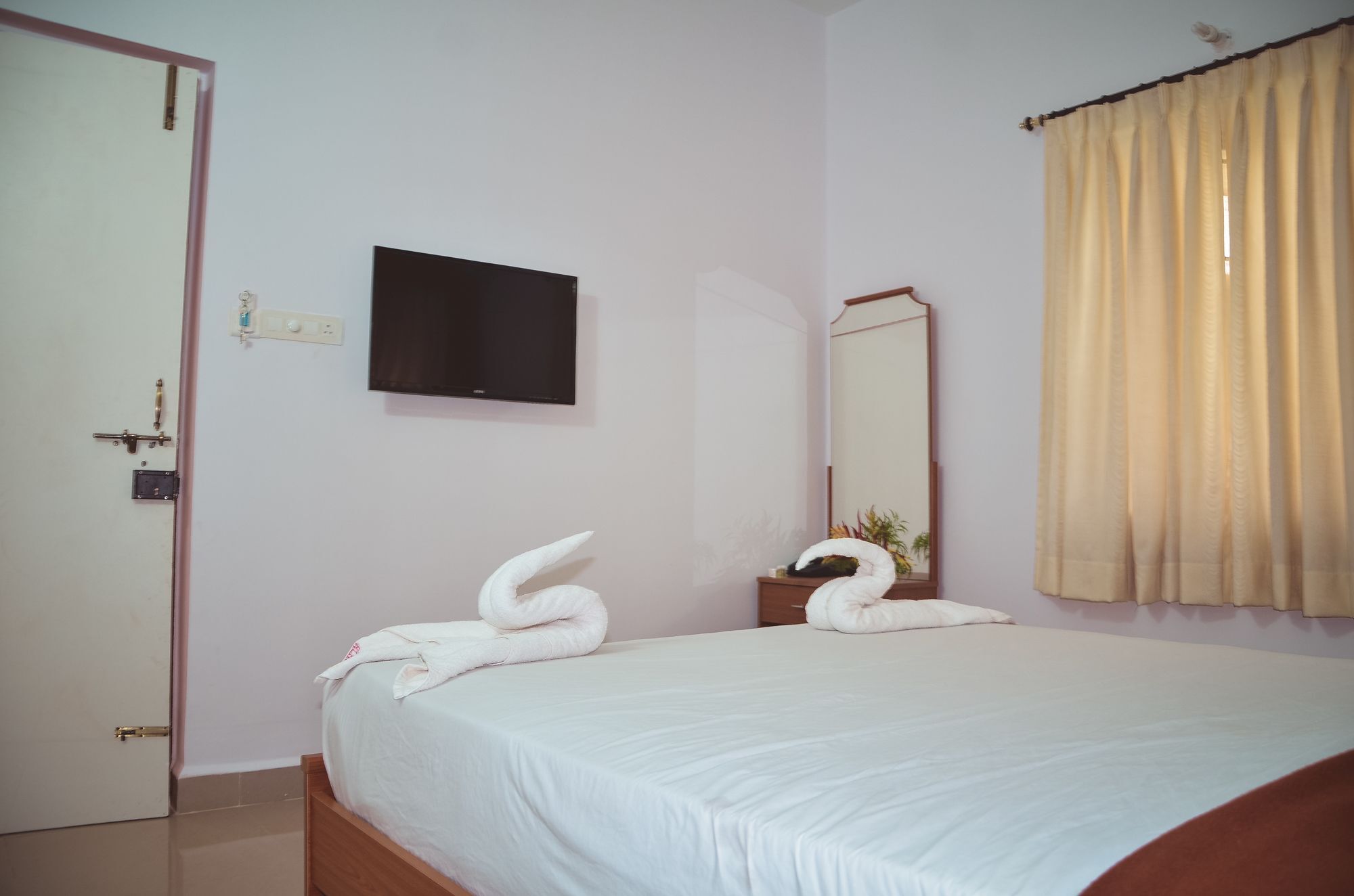 Super Hotel O The Goan Courtyard Colva Esterno foto